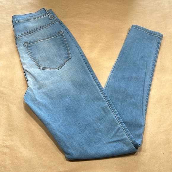 Fashion Nova Lt Blue Skinny Sz 11(W29) - Picture 1 of 13
